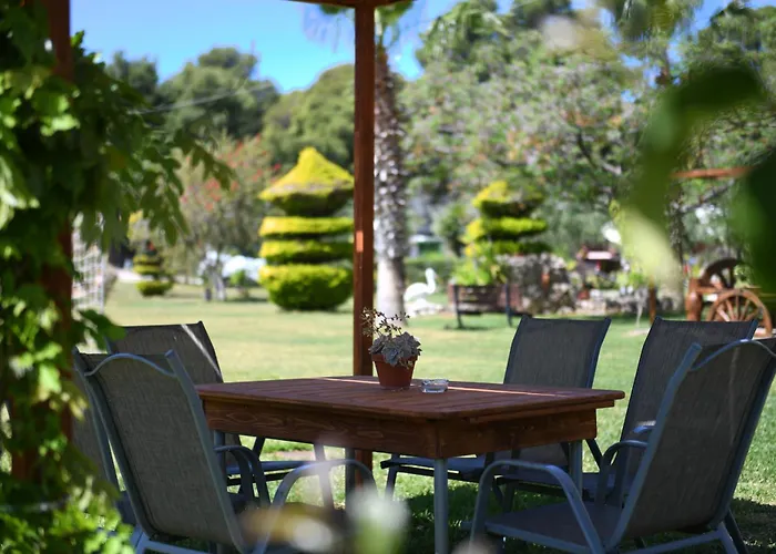 Nonta's Garden - Nature & Waves Lägenhet Yiannitsokhorion